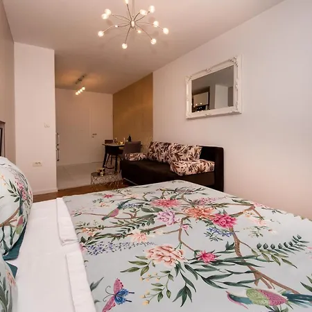 Royal Elegance * Split