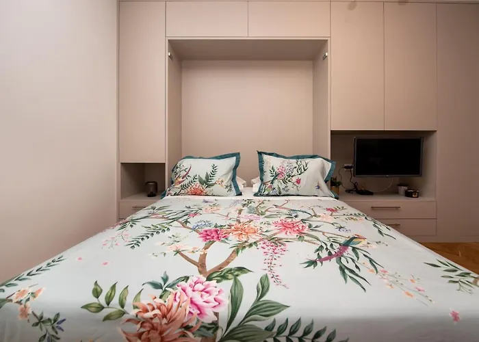 Royal Elegance Apartment