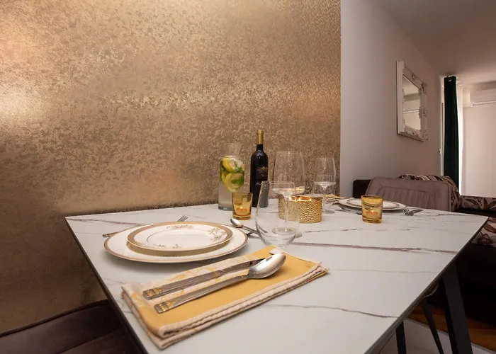 Royal Elegance Apartment *